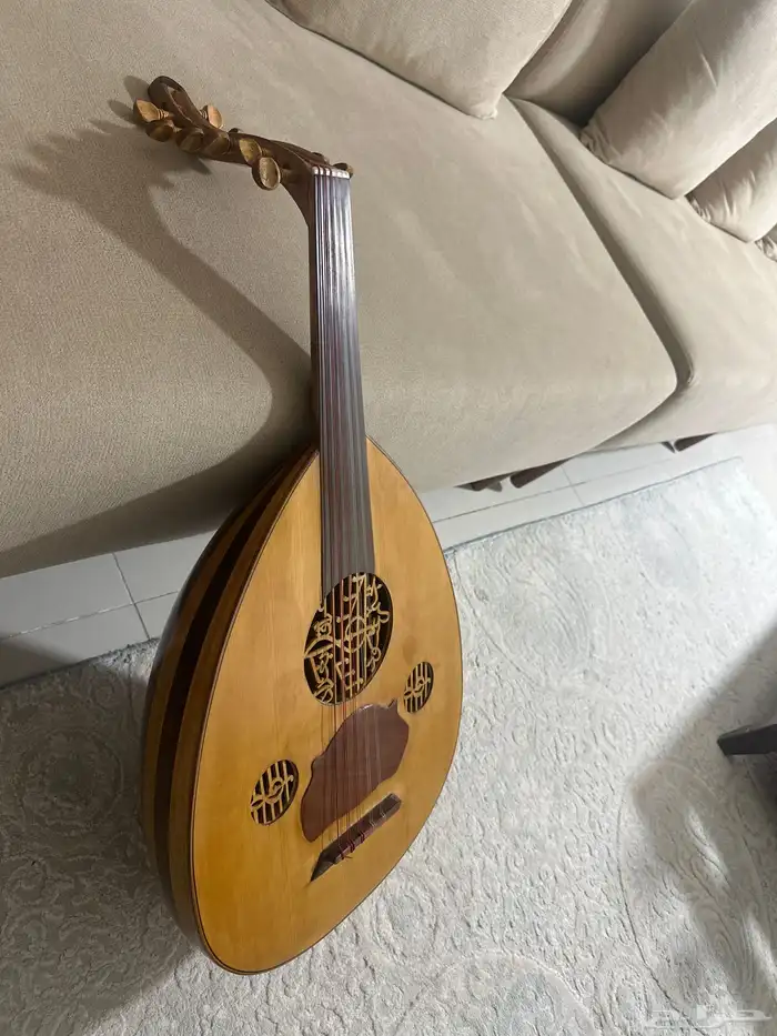 عود عراقي المصمم عبود الرجب 0