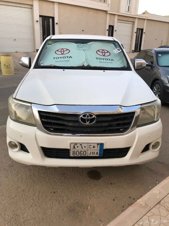 هايلكس 2014 GLX للبيع او البدل بشاص نيسان من 12 وطالع 1