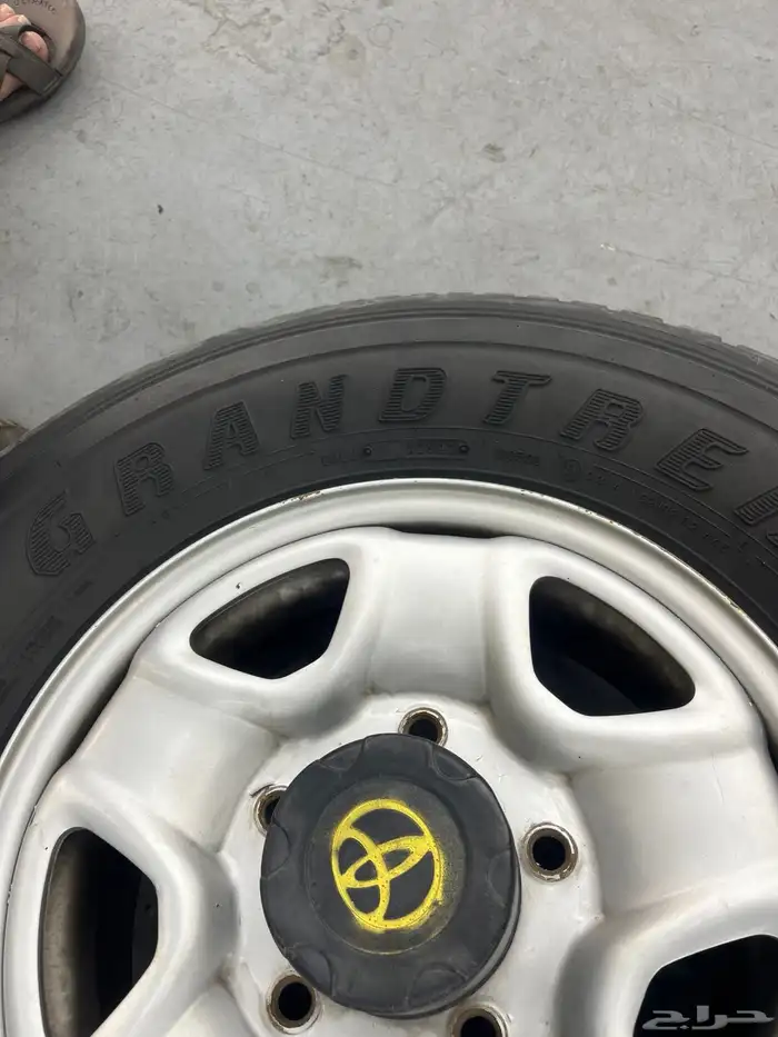 جنوط جيب معا كفرات دنلوب نضيفة جنوط اصلي وكفرات اصلي ياباني 1