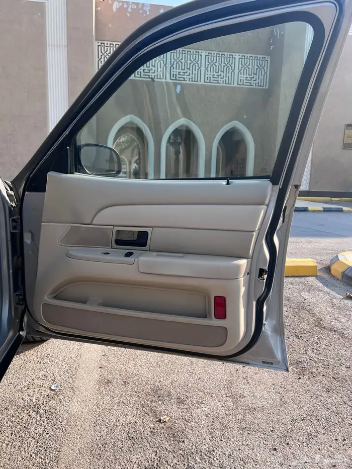 فورد فكتوريا 2010 نص فل ممشى قليل 16