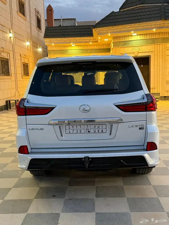 لكزس 2020 4