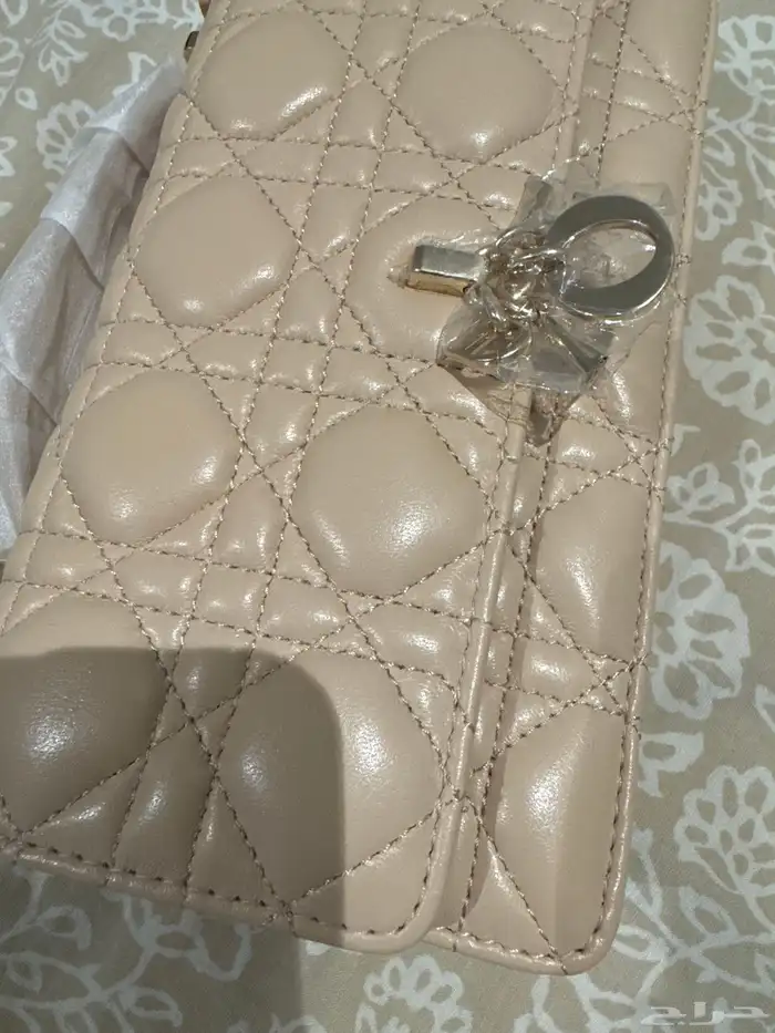 شنط ديور الاصليه 100  من هدايا البوتيك 6