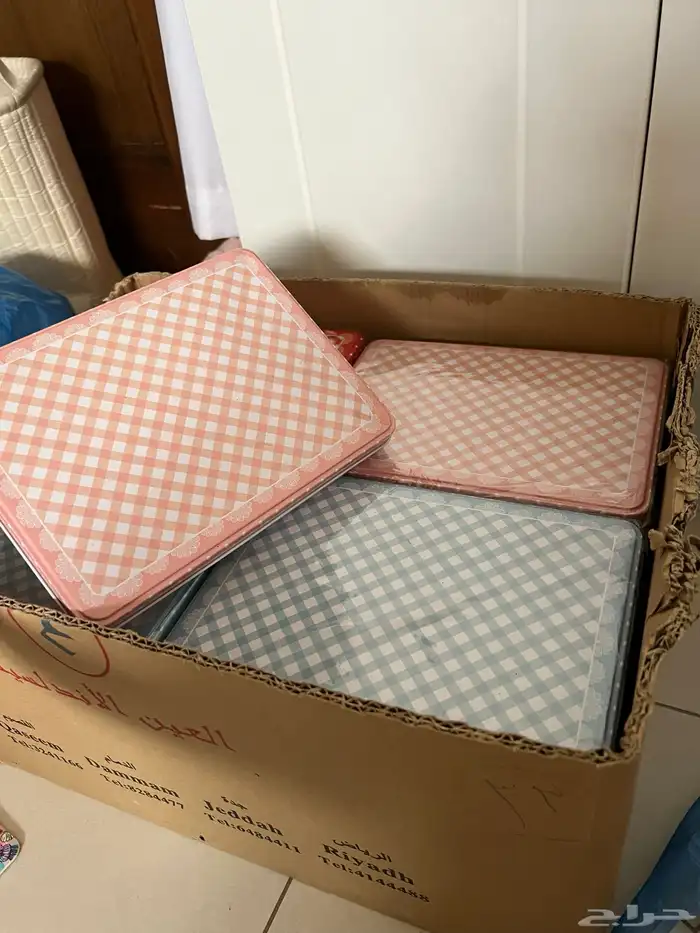 بوكسات علب حديد وعلب عيد الاضحى كمية كبيره وعلب مميزه 1