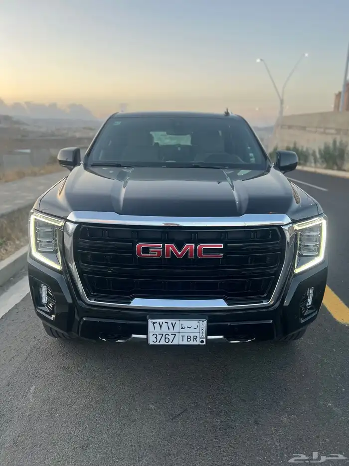 جمس يكون أسود قصير موديل 2022 2