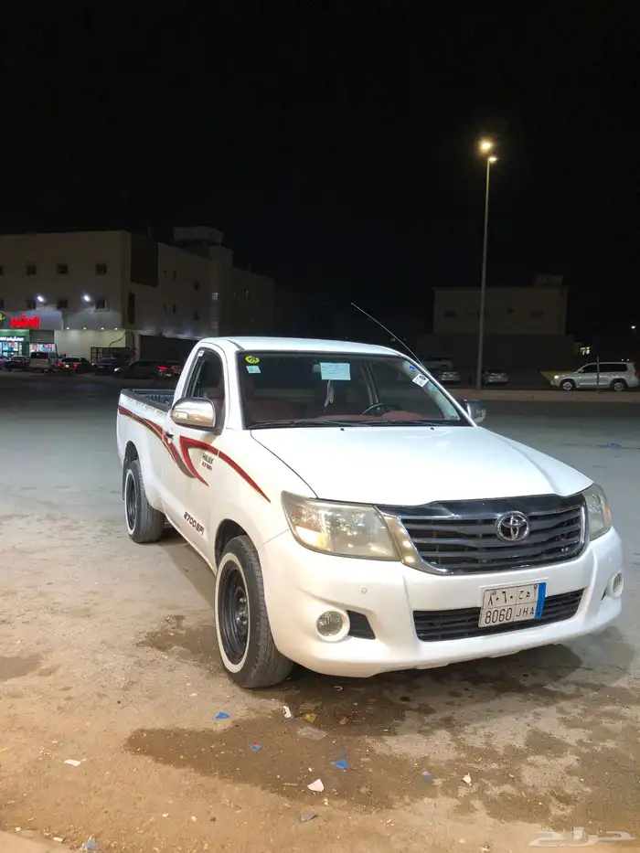 هايلكس 2014 GLX للبيع او البدل بشاص نيسان من 12 وطالع 7