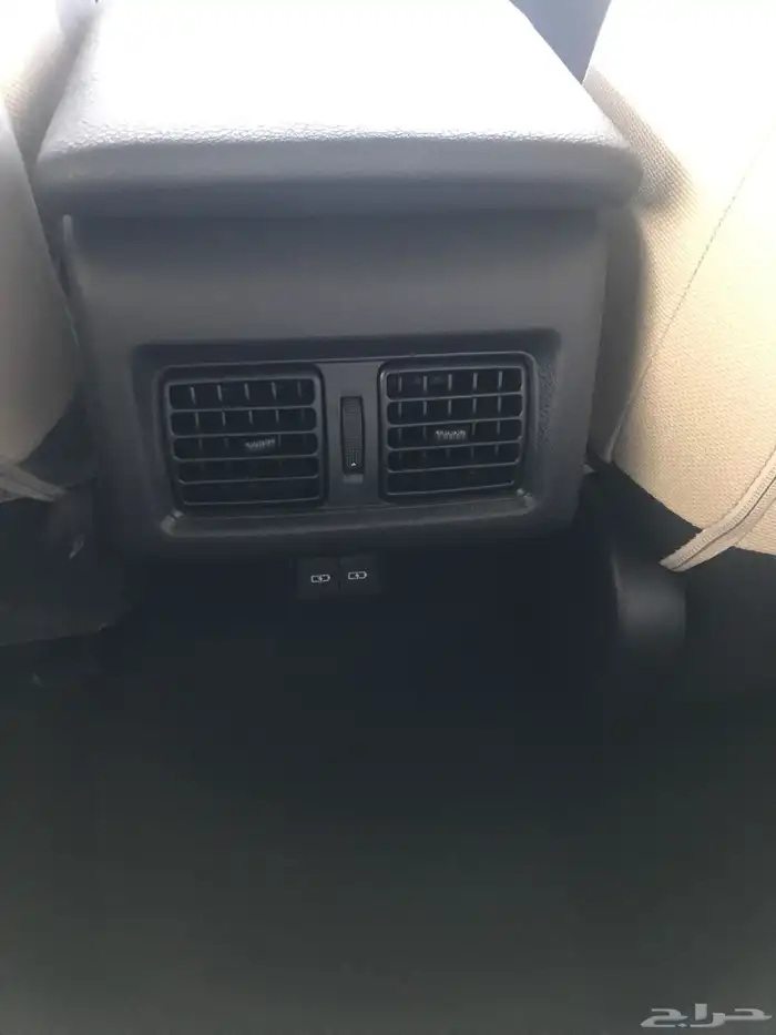 تويوتا كامري Eبنزين موديل 2025 22