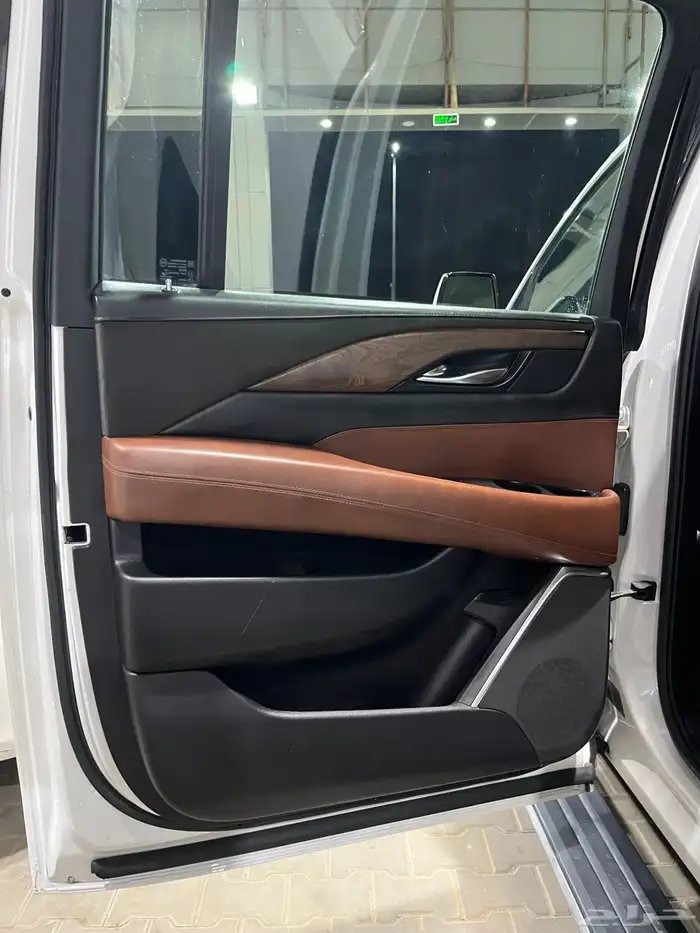 اسكاليد V 2018 شبه الجديد 22