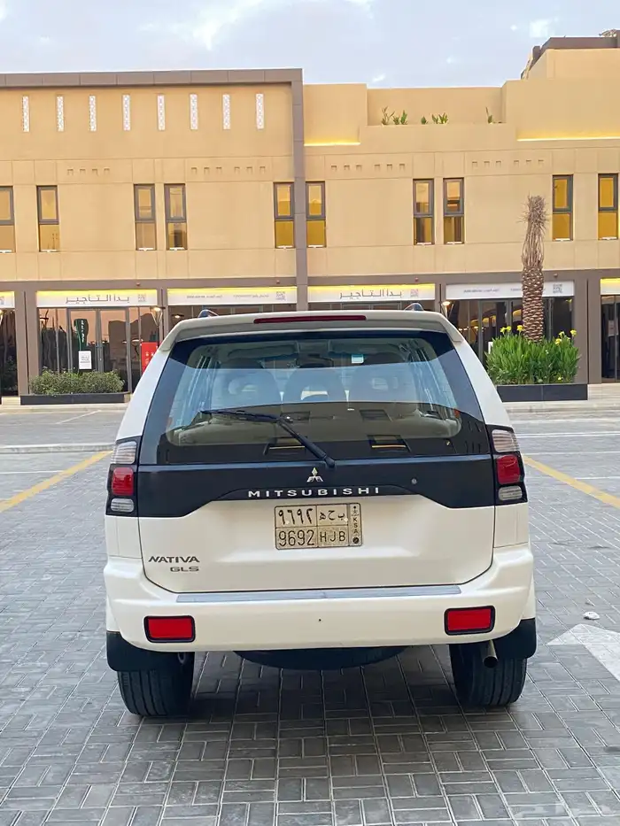 للبيع ميتسوبيشي ناتيفا 2010 نظيف جدا 5