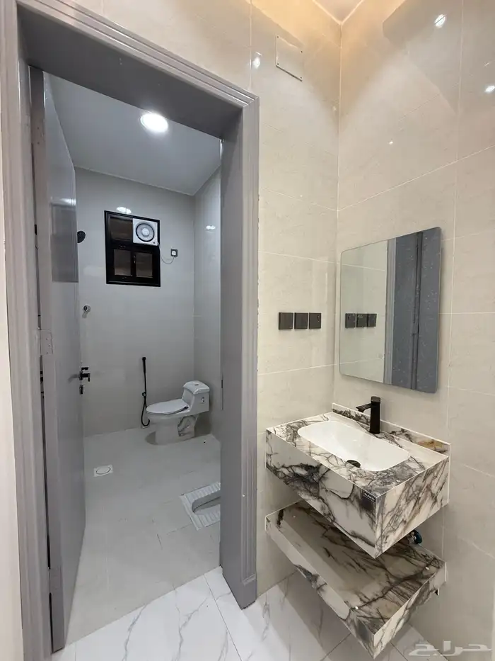 للبيع ارواف علويه وشقق ارضيه ببايكة سيارة ف شمال الخميس 16