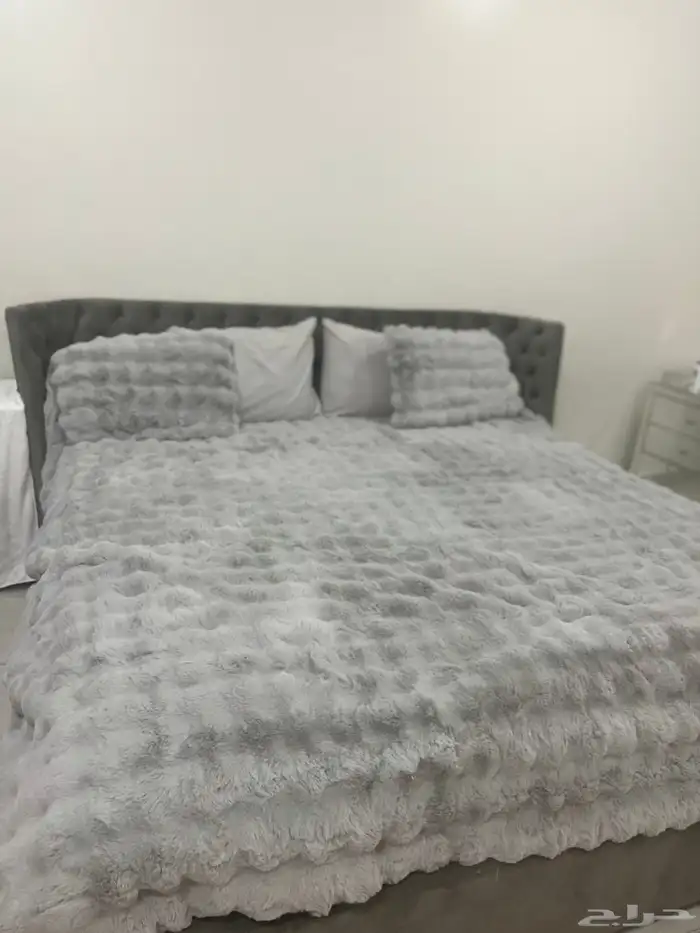 مفرش سرير نفرين فرو جديد مع بطانيتان قطن من اورنج 1