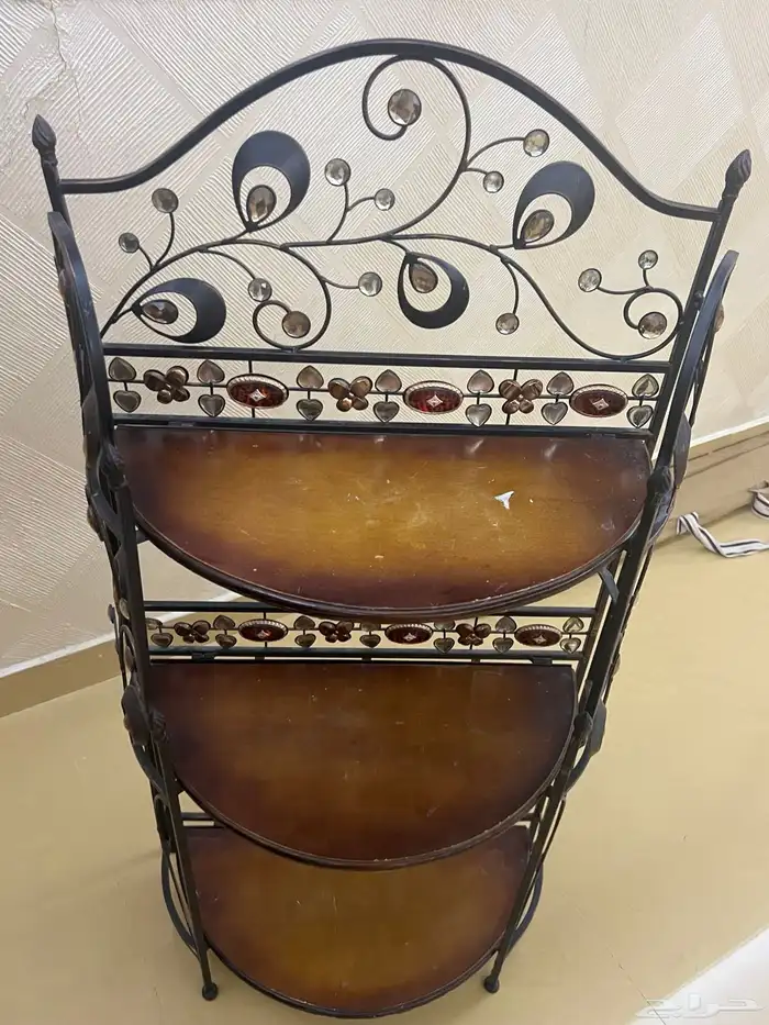 سلم وكرسي وطاولة وممسحة بخار من شركة h20map رف خشبي موقد 4