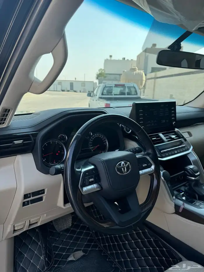 لاندكروزر 2022 بدون تيربو GXR 4