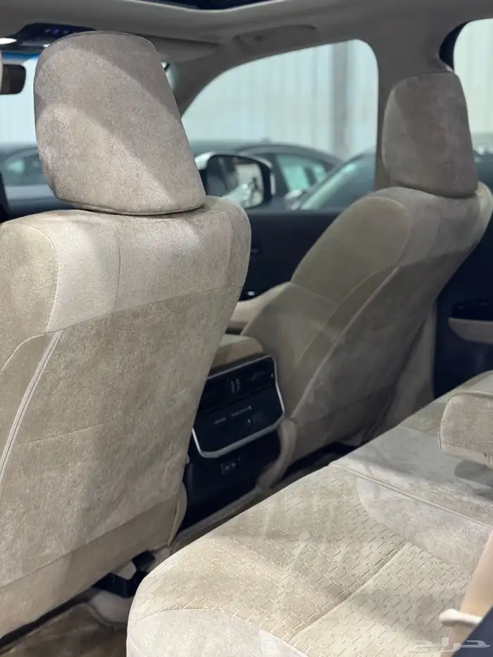 تويوتا لاندكروزر موديل 2023 L3 سعودي بنزين - عداد 8 الاف 7