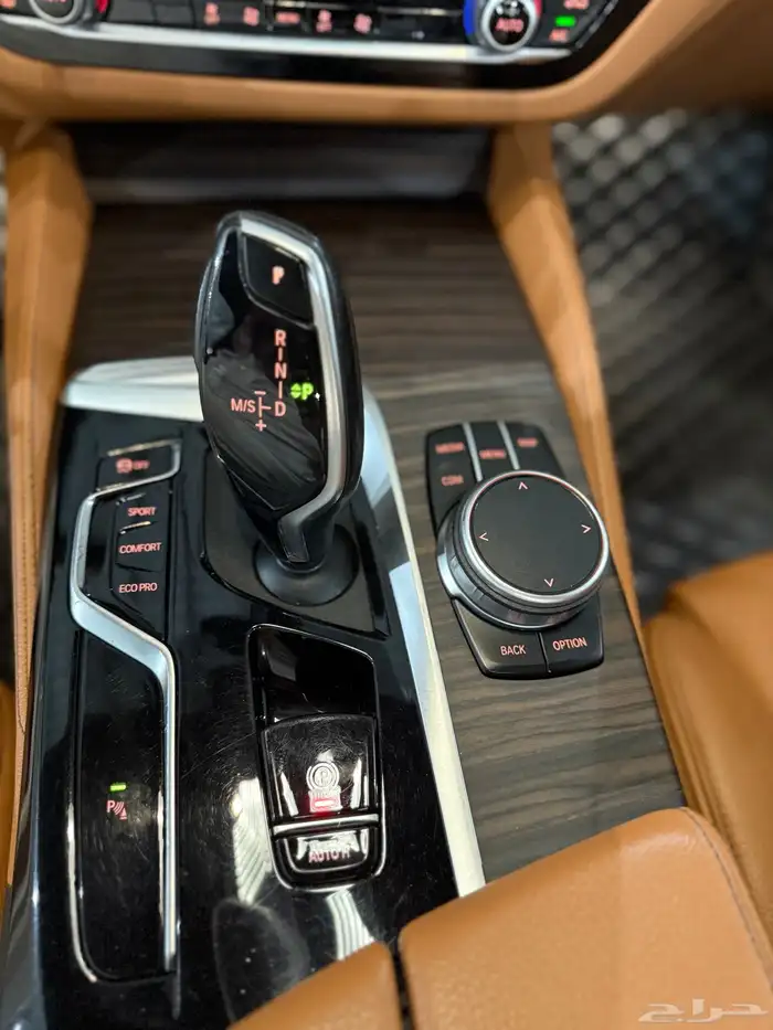 للبيع BMW 530 موديل 2023 فل كامل كيت M 24