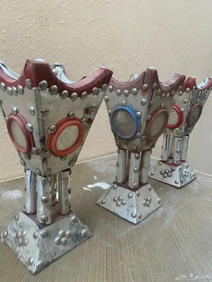 مباخر قديمه الطقم ب 40 ريال 1