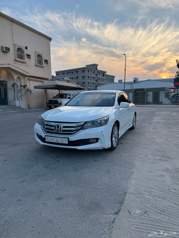 للبيع هوندا اكورد م2015 1