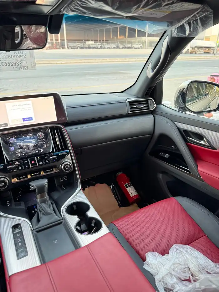 للبيع لكزس LX600 - 2023 اف سبورت عداد 6 الاف كيلو فقط 10