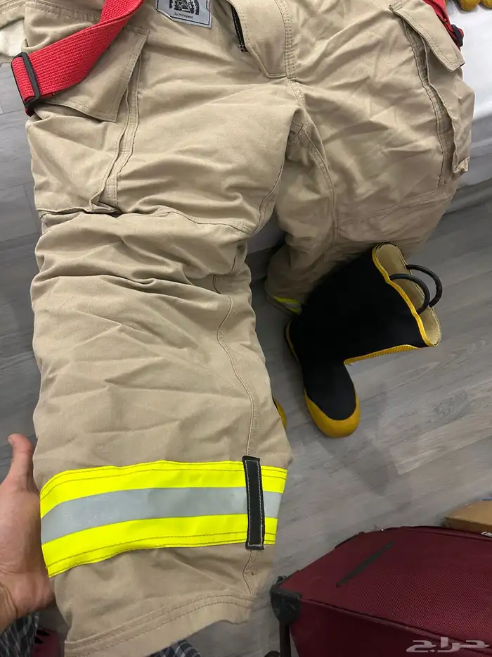 لبس رجل اطفاء 2