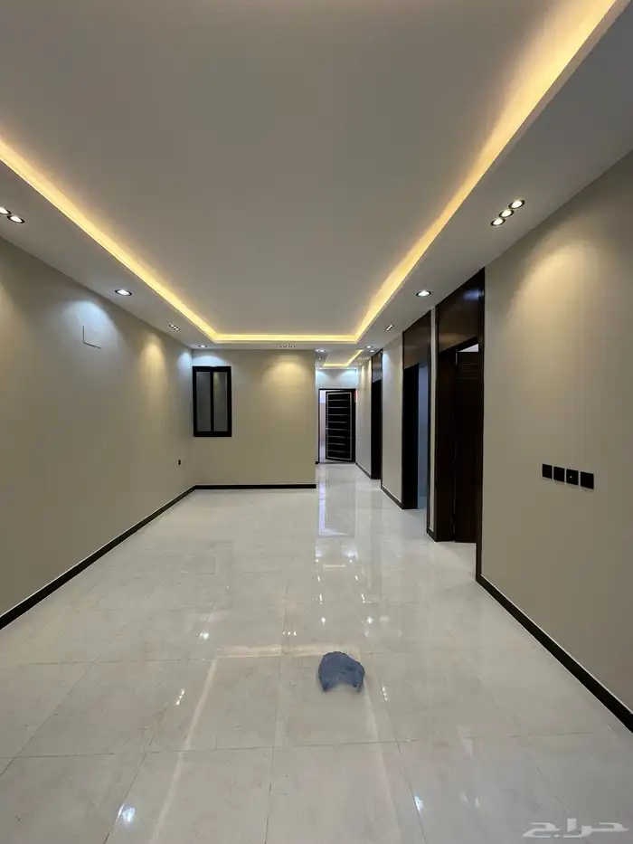 للبيع روف علوى وملحق بمشب 9غرف ودرج خارجي قرب الخدمات700الف 22