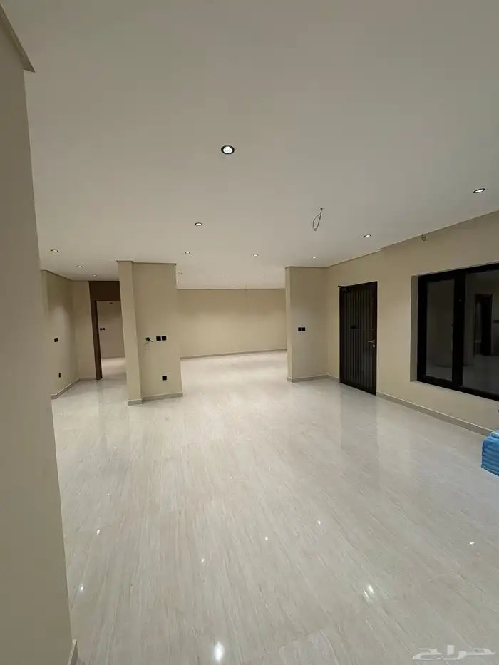 فيلا للبيع في حي الصواري 6