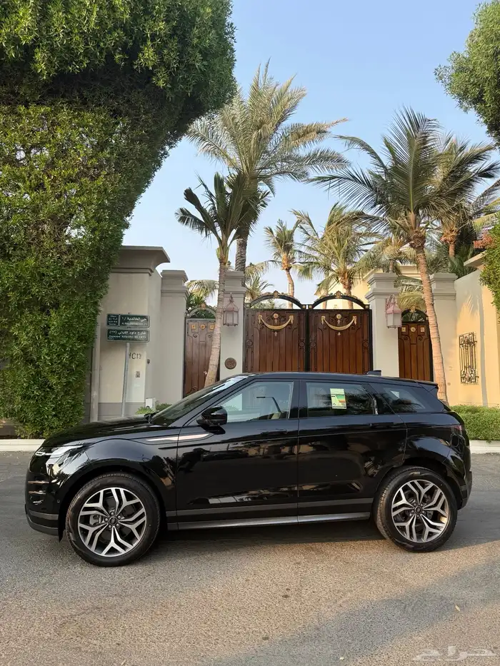 لاند روفر ايفوك ممشى 800 كيلو R-Dynamic 2023 4