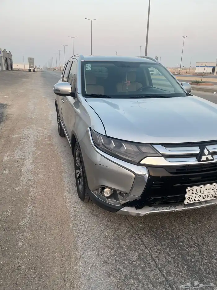 مستبيشي اوتلاندر 2021 4