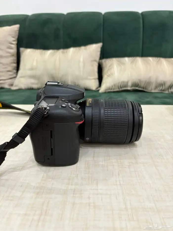 كاميرا نيكون D7100 نظيفة جدا مع خمس عدسات للبيع 7