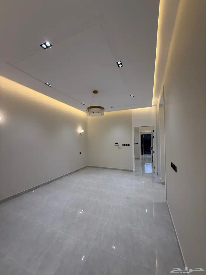 للبيع دور تمليك ارضى بحوش بالقرب من نادي ضمك والمطار 21