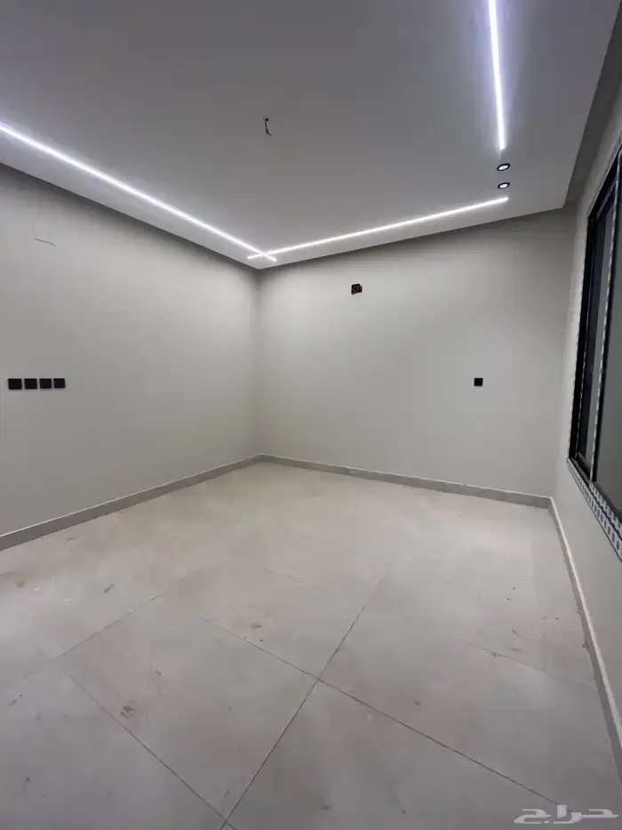 للبيع شقه ارضيه الشفا 4