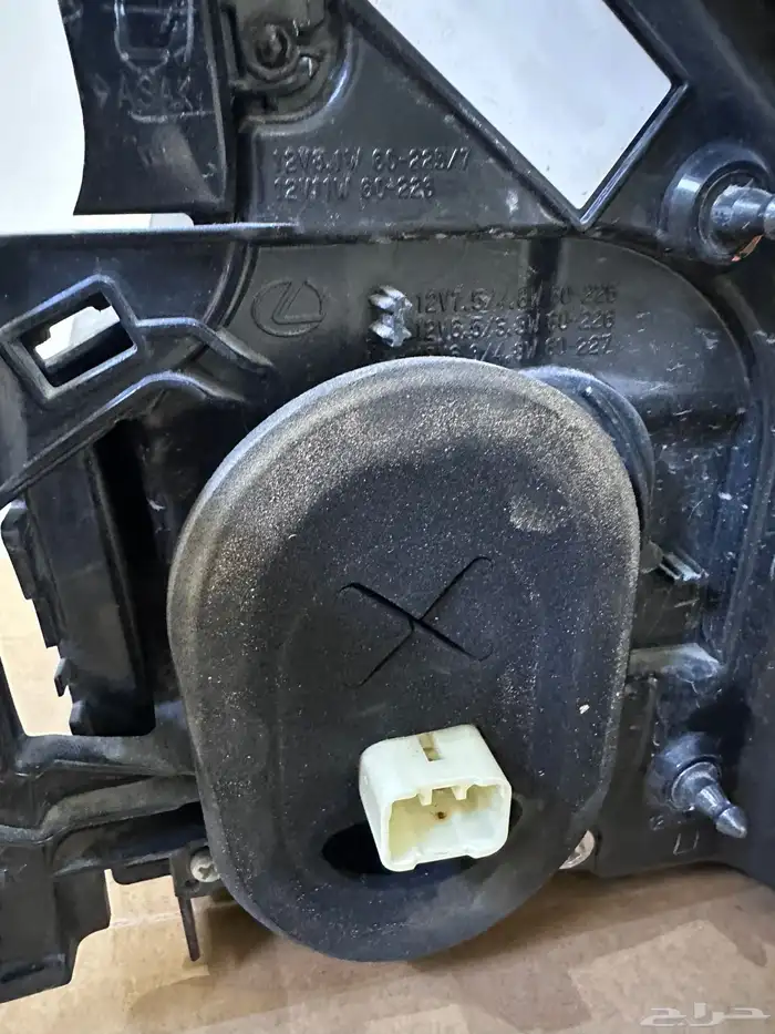 قطع جيب لكزس اصلي 10