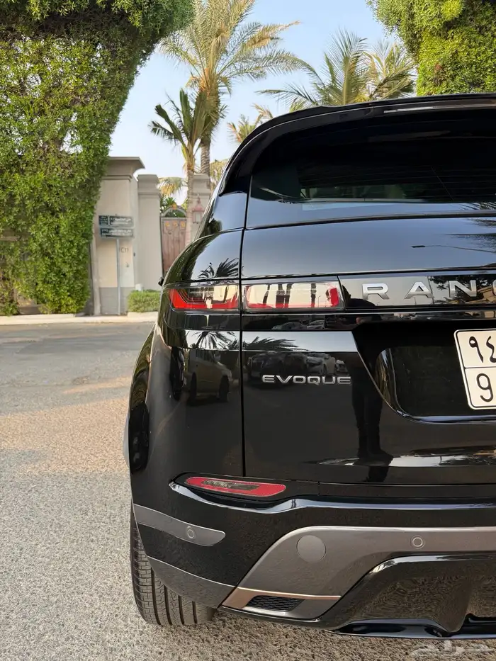 لاند روفر ايفوك ممشى 800 كيلو R-Dynamic 2023 9