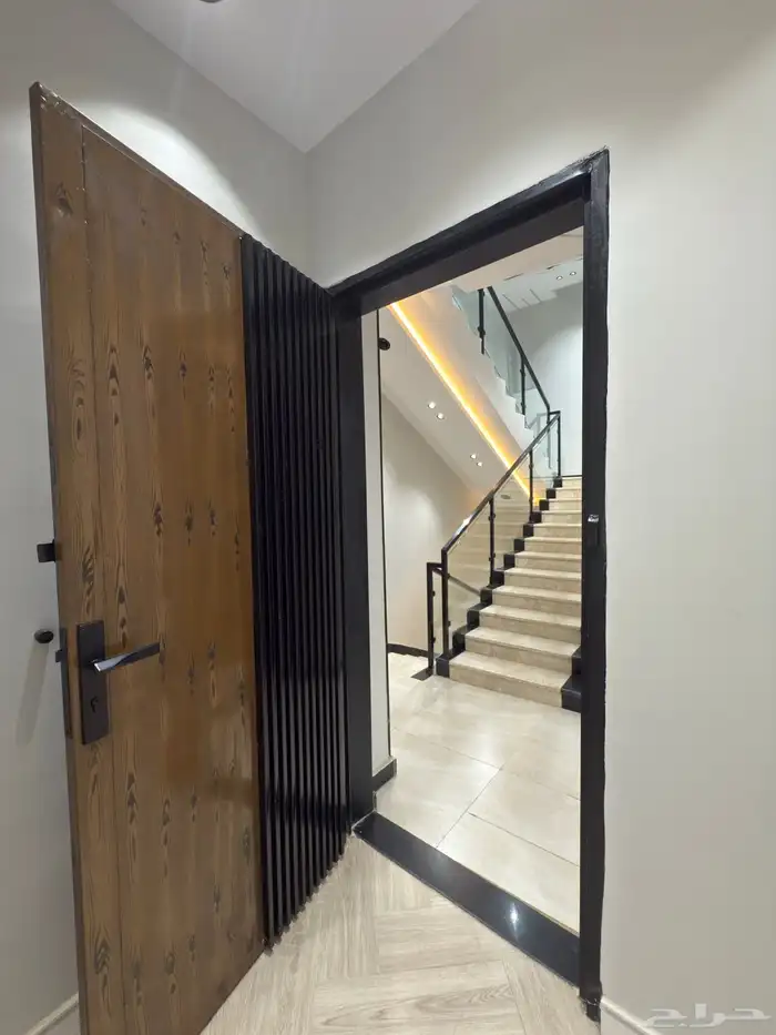 شقق علويه 6 غرف بتصميم مودرن مقابل ممشي الراقي -بسعر 550الف 10