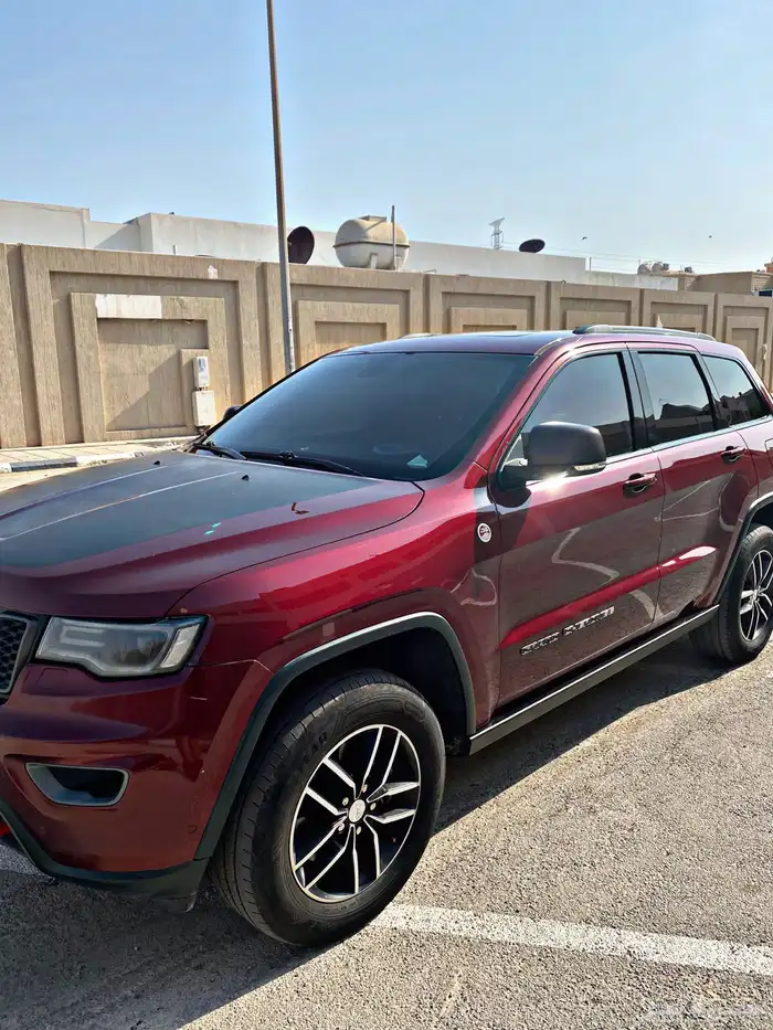 جيب جراند شيروكي تريل هوك 2017 مالك اول 1