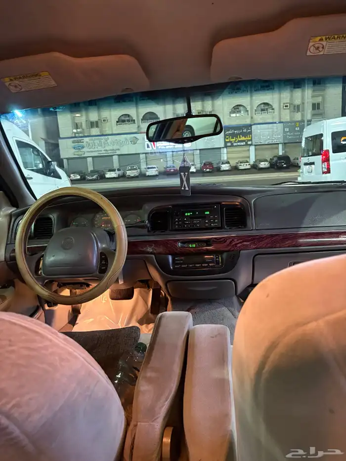 فورد جراند ماركيز مديل 2000 25