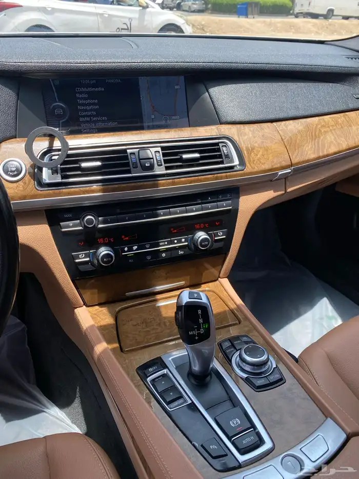 بي ام دبليو 2010 الفئة السابعة 12