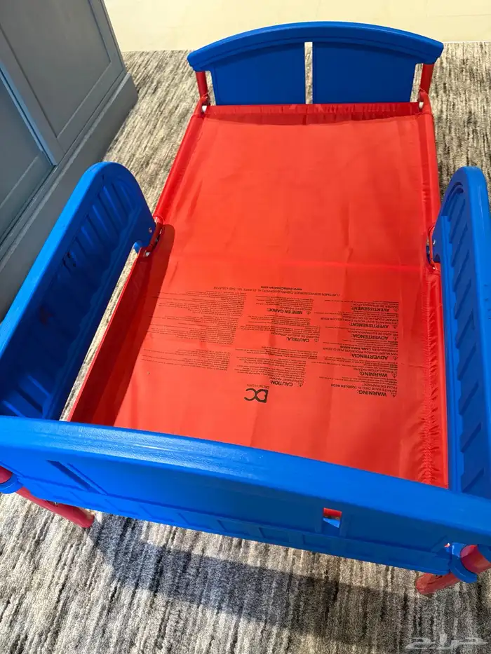 سرير طفل شبه جديد يفك ويركب ماركه دلتا تقريبا 132سم في 70 4