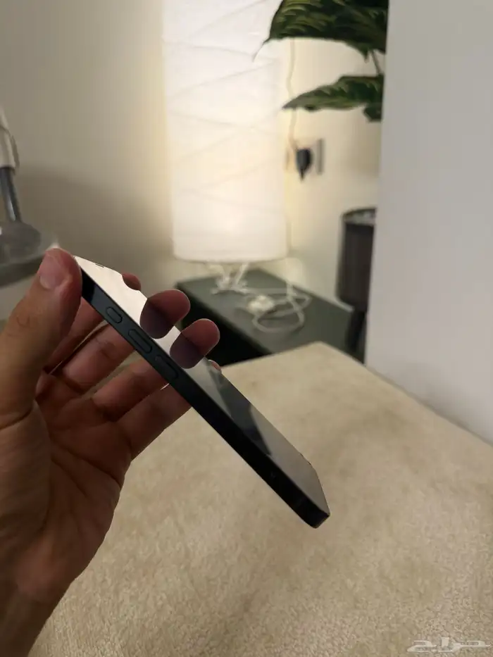 ايفون 16e نظيف 7