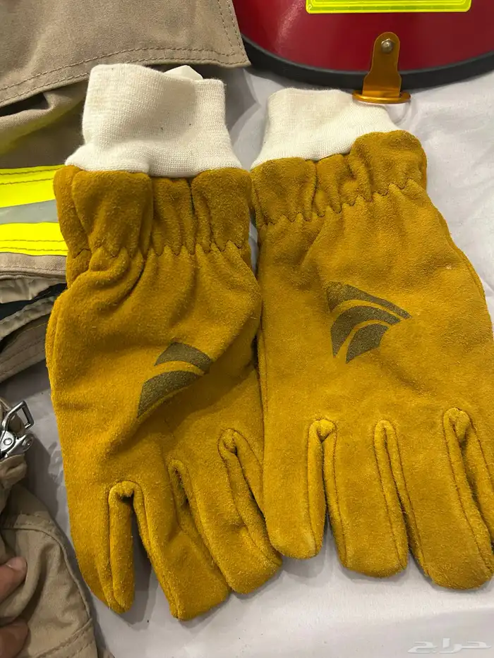 لبس رجل اطفاء 0