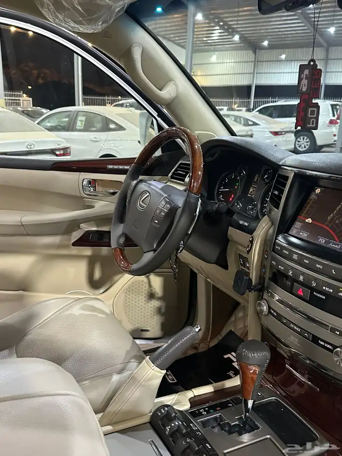 جيب لكزس 2014 DD سبورت بريمي 15