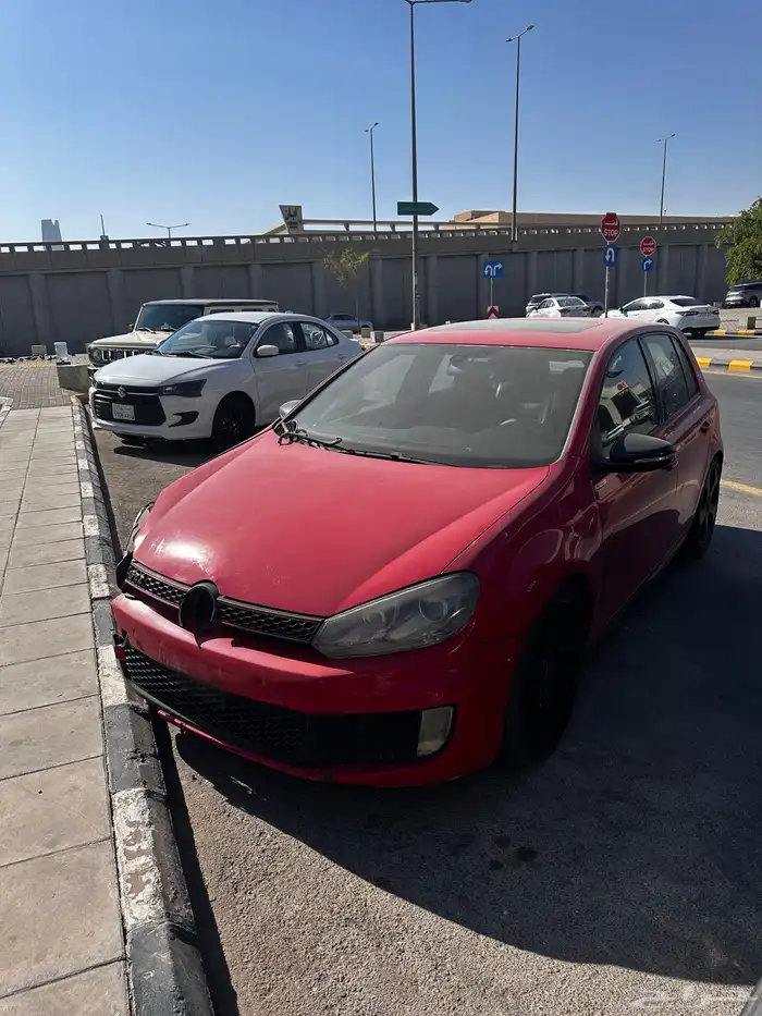 فولكس واجن جولف GTI تشليح 8