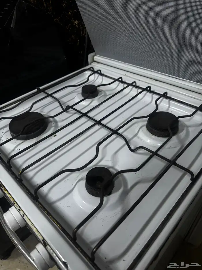 فرن للبيع وطاولة طعام 1