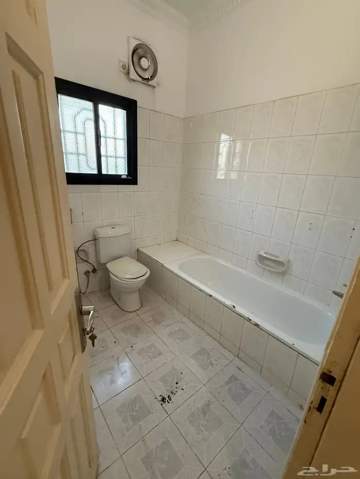 شقة لإيجار ثلاث غرف بدون صالة في حي الربوة على شارع حراء 6