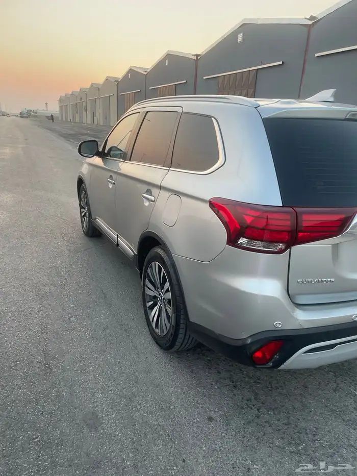 مستبيشي اوتلاندر 2021 1