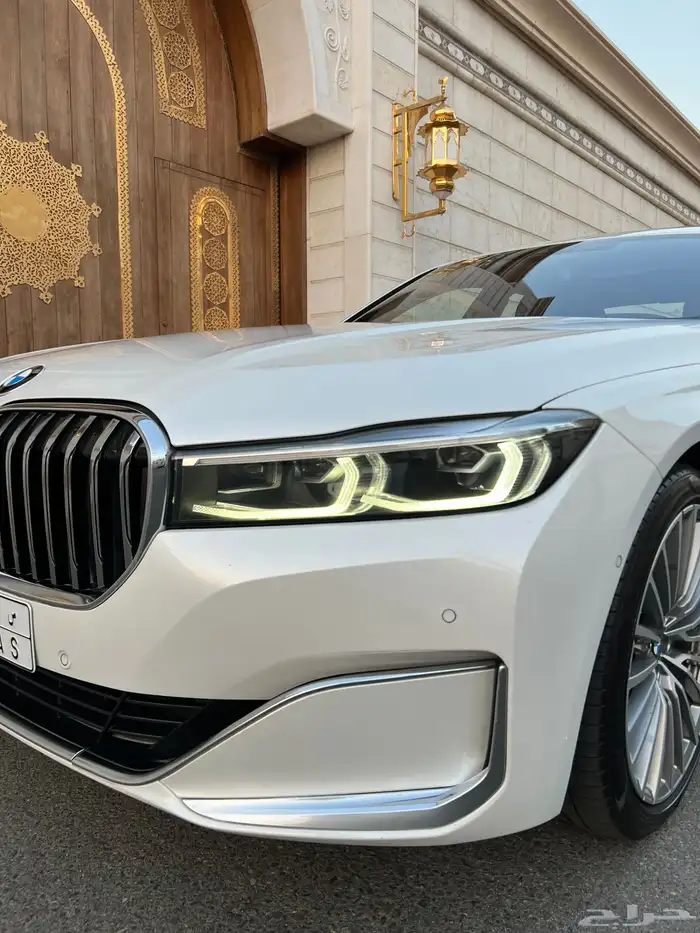 للبيع بي ام دبليو 2021 - 730 li شبه الجديده 4