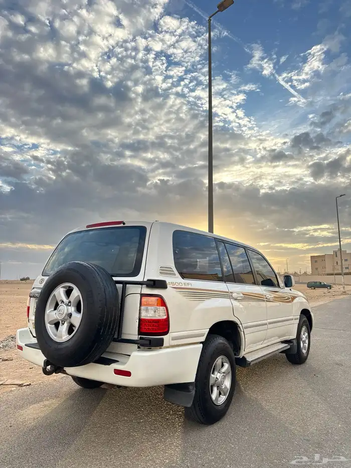 جيب لاند كروزر 3