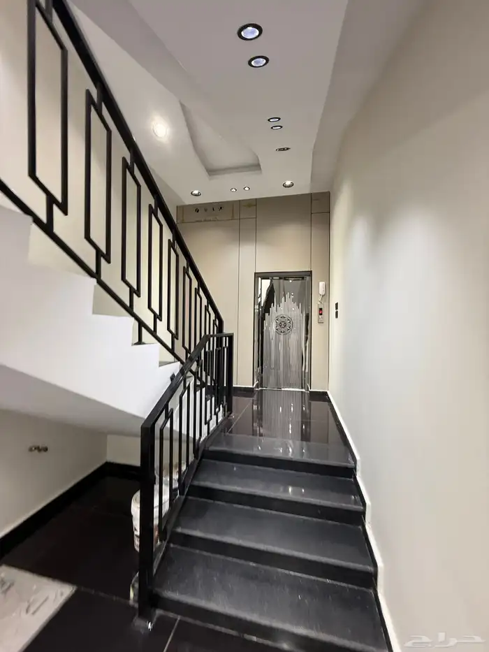 للبيع شقق واسعه مميزه في حي الموسى مكتمل الخدمات 3