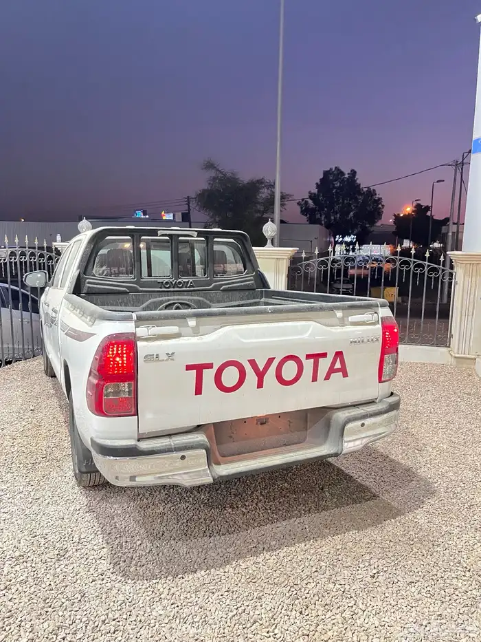 هايلكس 2025 11