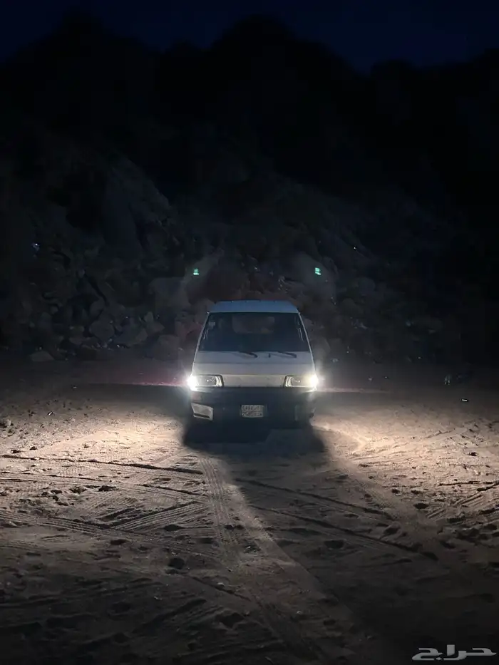 باص ميسوبيشي بضاعة 19