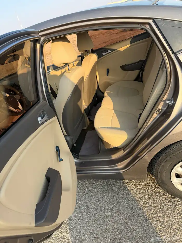 اكسنت مديل 2012 4