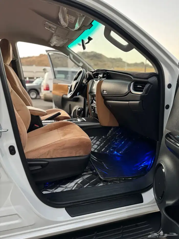 فورتشنر 2025 VX-1 عداد 17 الف كم فقط . 11